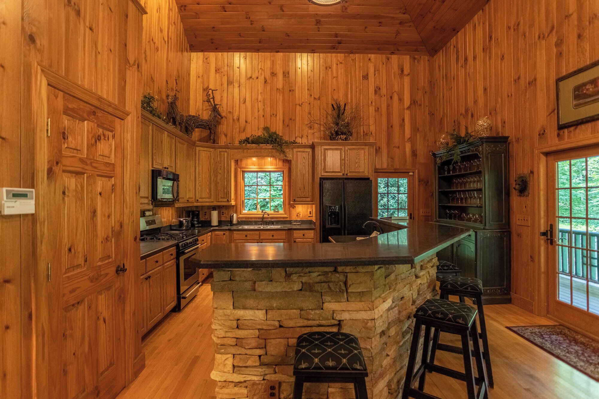 Cabin, Multiple Beds, Patio, Mountain View (Honey Bear Haven) | Private kitchen | Coffee/tea maker