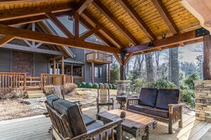 Terrace/patio - Elk Camp Lodge (Newland)