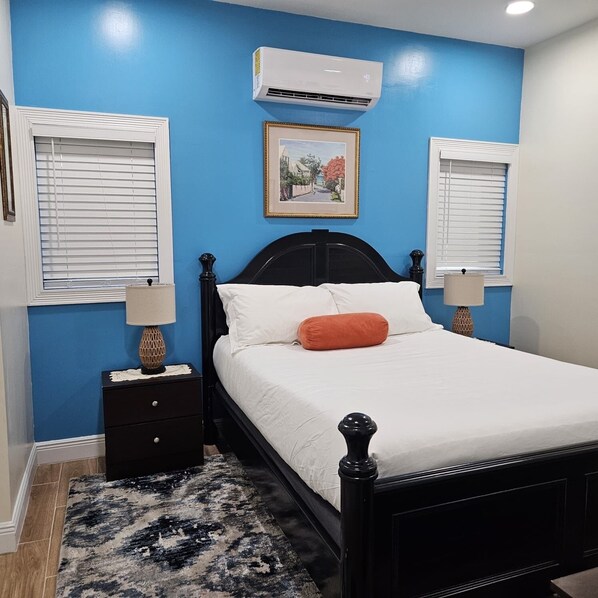 1 chambre, coffres-forts dans les chambres, fer et planche à repasser