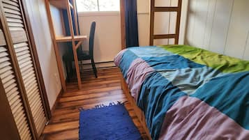 5 quartos, ferros/tábuas de passar roupa, Wi-Fi, roupa de cama