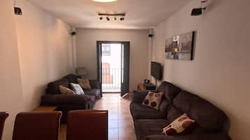 Een smart-tv, videogames, een dvd-speler en boeken