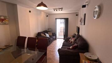 Een smart-tv, videogames, een dvd-speler en boeken