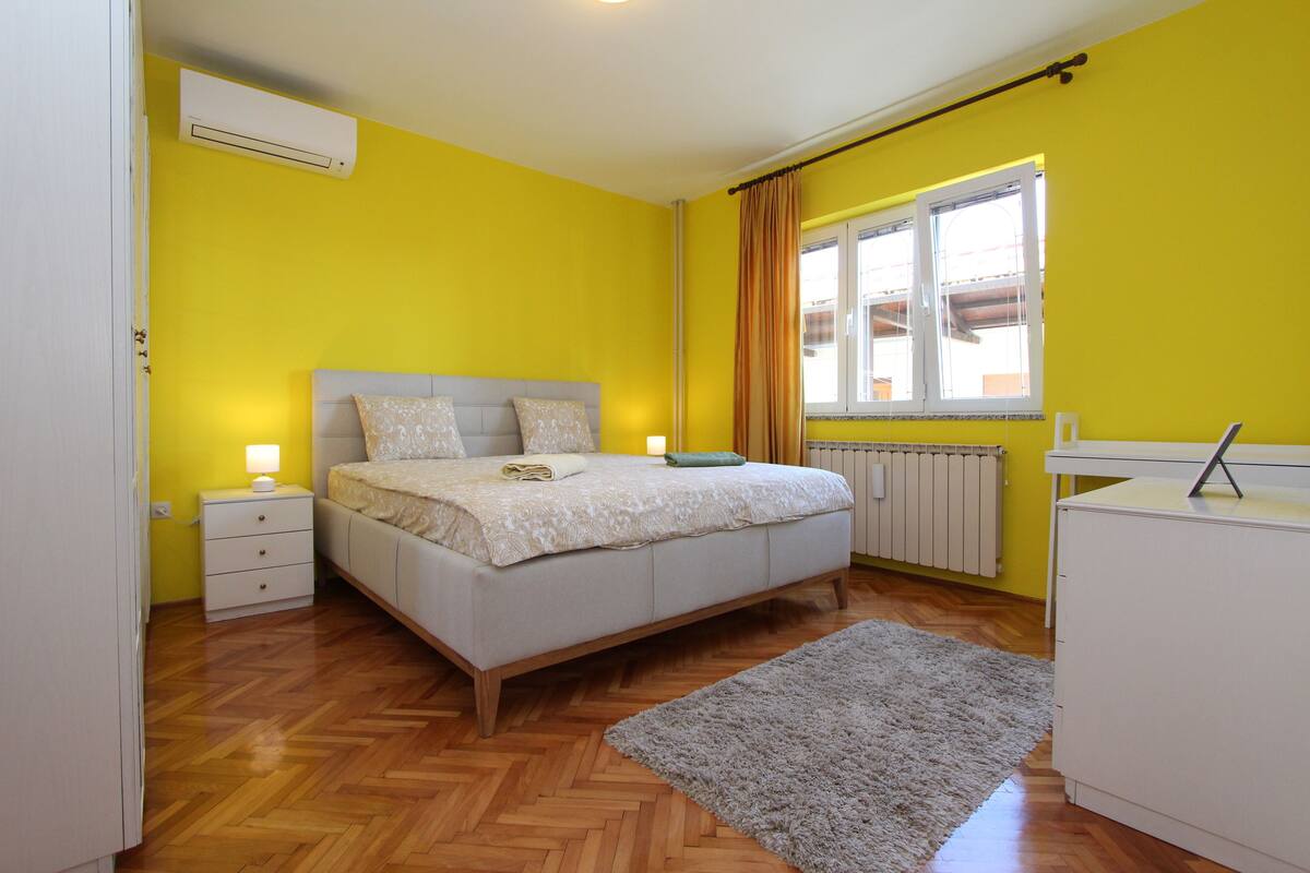 Monolocale | 2 camere, culle/letti per bambini (gratuiti), Wi-Fi gratuito, lenzuola