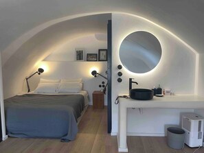 House, 4 Bedrooms, Smoking, Balcony | 4 bedrooms
