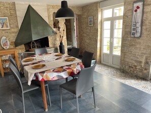 Dining - Bâtisse du Xixe, Ranville (Ranville)