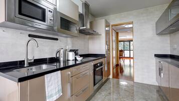 Microwave, oven, stovetop, dishwasher