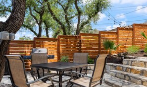 Outdoor dining - Lakeway - Cedar St #B (Austin)