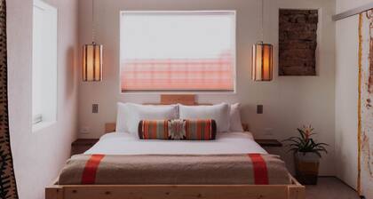 Entire Private Boutique Motel w Courtyard + Sauna!