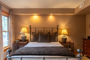 House, Multiple Beds, Hot Tub, Mountain View (Altitudes Attitude) | 2 bedrooms, individually decorated, individually furnished, bed sheets - Altitudes Attitude (Blowing Rock)