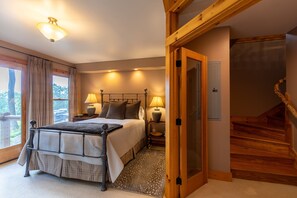 2 bedrooms, individually decorated, individually furnished, bed sheets - Altitudes Attitude (Blowing Rock)