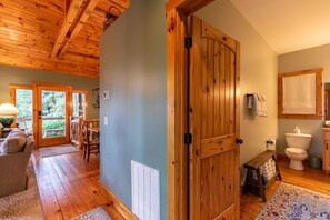 Hus, flere senger, spabadekar, fjellutsikt (Altitudes Attitude) | Innvendig