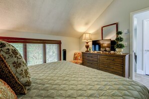 Condo, Multiple Beds, Patio, Mountain View (Top Of Seven) | 1 bedroom, individually decorated, individually furnished - Top Of Seven (Banner Elk)