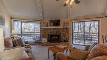 Condo, Multiple Beds, Patio, Mountain View (Sugar Mountain Serenity) | Living area