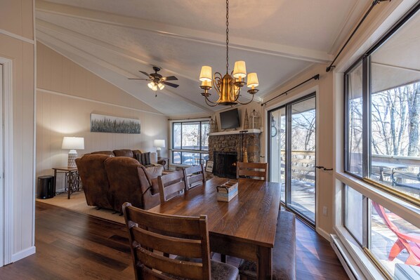 Interior - Sugar Mountain Serenity (Banner Elk)