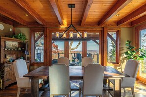 House, Multiple Beds, Patio, Mountain View (Bailey's Creek Lodge) | Dining - Bailey's Creek Lodge (Lenoir)