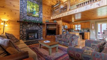 Cabin, nhiều giường, bồn tắm nước nóng, quang cảnh núi (Andrews River Haven) | Khu phòng khách