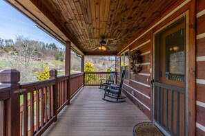 Kabin, Beberapa Tempat Tidur, hot tub, pemandangan gunung (Andrews River Haven) | Pemandangan balkon