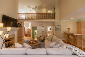 House, Multiple Beds, Hot Tub, Mountain View (Mountain Gem) | Living area | Fireplace