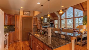 Condo, Multiple Beds, Hot Tub, Mountain View (B Rock Ridge at Echota) | Private kitchen | Coffee/tea maker