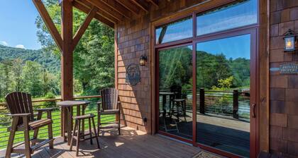Red Wolf Chalet at Eagles Nest
