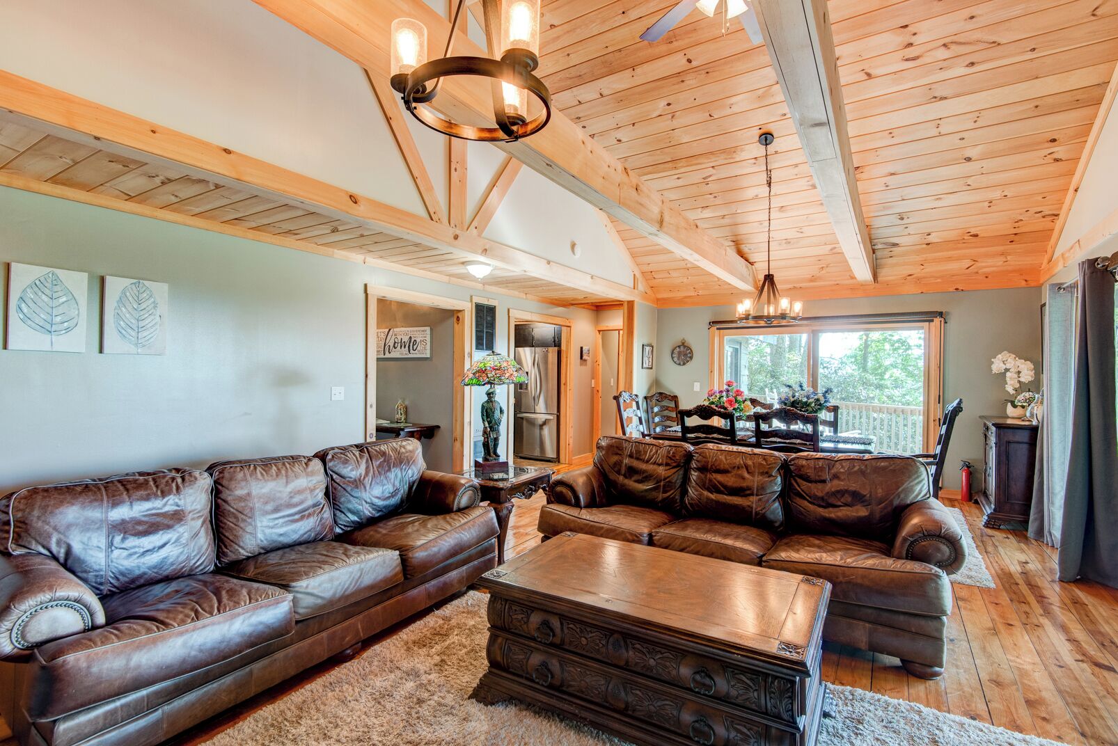 House, Multiple Beds, Patio, Mountain View (Crystal View) | Living area | Fireplace