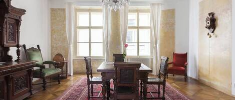 Appartamento, 1 camera da letto, terrazzo | Area soggiorno