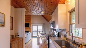 House, Multiple Beds, Hot Tub, Mountain View (Calling Me Home) | Private kitchen - Calling Me Home (Lenoir)
