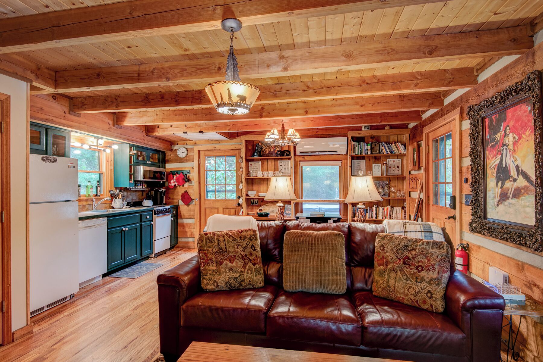 Cabin, Multiple Beds, Hot Tub, Mountain View (Casa Haven) | Living area