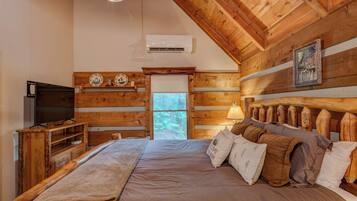 Cabin, Multiple Beds, Hot Tub, Mountain View (Casa Haven) | 1 bedroom, individually decorated, individually furnished, bed sheets