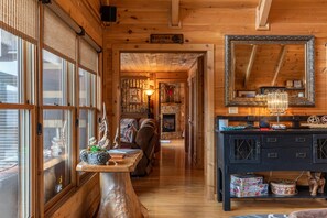 Interior - The Cedar Wood Lodge (Vilas)