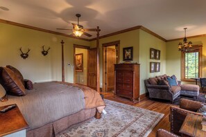 Ferienhaus, Mehrere Betten, Whirlpool, Bergblick (Homestead Lodge at Eagles Nest ) | 6 Schlafzimmer, individuell dekoriert, individuell eingerichtet