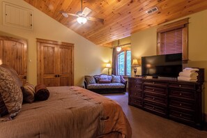 6 bedrooms, individually decorated, individually furnished, bed sheets