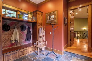 Interior - Homestead Lodge at Eagles Nest (Banner Elk)