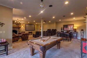 House, Multiple Beds, Hot Tub, Mountain View (Homestead Lodge at Eagles Nest ) | Game room