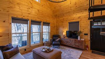 Nhà, 1 giường cỡ queen và sofa giường, sân hiên, quang cảnh núi (Retreat at Riverbend) | Khu phòng khách