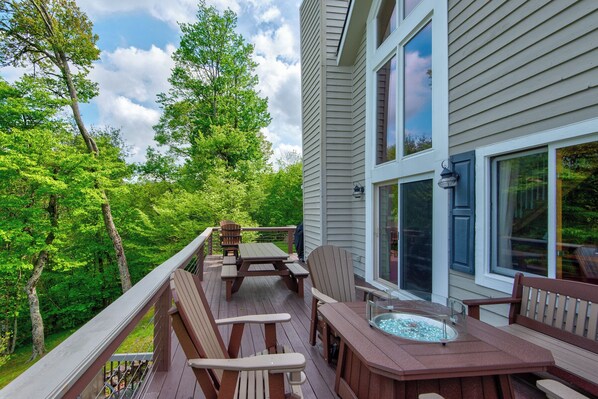 Outdoor dining - Sunrise with Grandfather (Banner Elk)