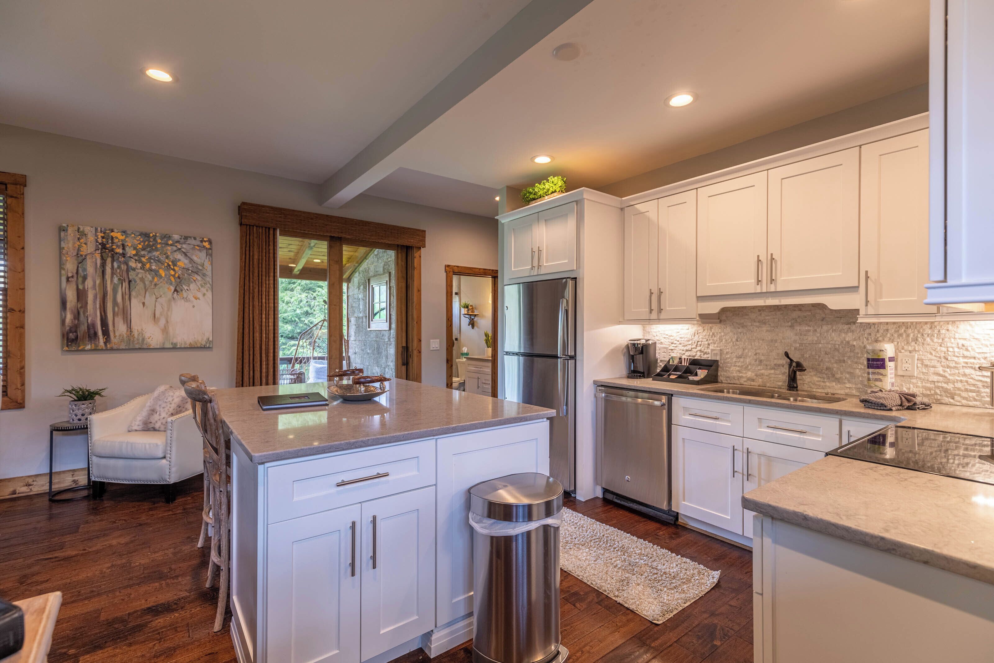 House, Multiple Beds, Hot Tub, Mountain View (Reel Relaxing at Eagles Nest) | Private kitchen | Coffee/tea maker