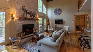 Living area - Fern Leaf Lodge (Banner Elk)