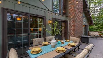 獨棟房屋, 多張床, 熱水浴缸, 山景 (Fern Leaf Lodge) | 室外用餐