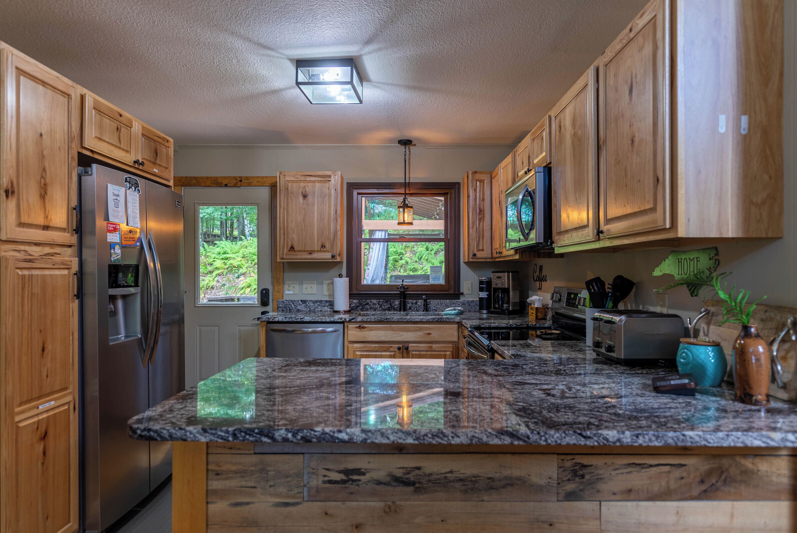 House, Multiple Beds, Hot Tub, Mountain View (Fern Leaf Lodge) | Private kitchen | Coffee/tea maker