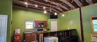 HORSES  FISHING, SALT WATER POOL, COZY BEAUTIFUL NEW CABIN with OLD BARN FEEL