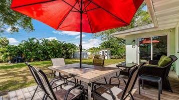 تناول الطعام بالخارج