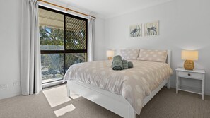 3 bedrooms, WiFi, bed sheets
