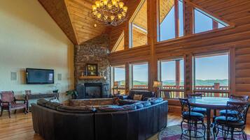 Cabin, nhiều giường, sân hiên, quang cảnh núi (The Lodge) | Khu phòng khách | Lò sưởi