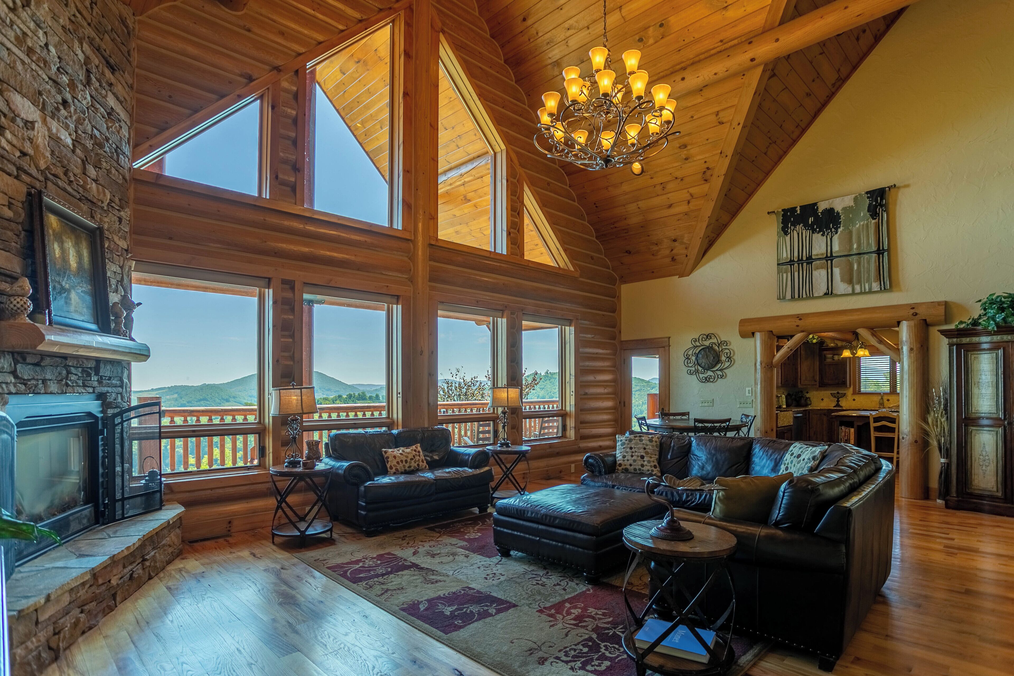 Cabin, nhiều giường, sân hiên, quang cảnh núi (The Lodge) | Khu phòng khách | Lò sưởi 