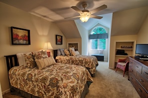 บ้านพัก, หลายเตียง, ลานระเบียง, วิวภูเขา (Penrith Hideaway at Yonahlossee) | 4 ห้องนอน, ห้องพักตกแต่งอย่างมีเอกลักษณ์, ตกแต่งพิเศษโดยเฉพาะ