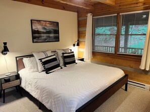 Cabin, Multiple Beds, Hot Tub, Mountain View (7th Heaven) | 3 bedrooms, individually decorated, individually furnished, bed sheets - 7th Heaven (Banner Elk)