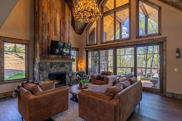 House, Multiple Beds, Patio, Mountain View (Gretta's Getaway at Eagles Nest) | Living area - Gretta's Getaway at Eagles Nest (Banner Elk)