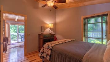 Rumah, Beberapa Tempat Tidur, patio, pemandangan gunung (Touch of Grey) | 2 kamar tidur dan didekorasi berbeda-beda