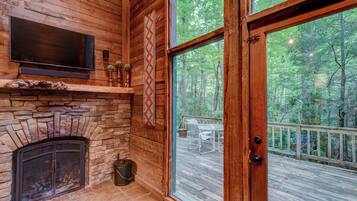 Nhà, 1 giường cỡ king, bồn tắm nước nóng, quang cảnh núi (The Dog House) | Nội thất